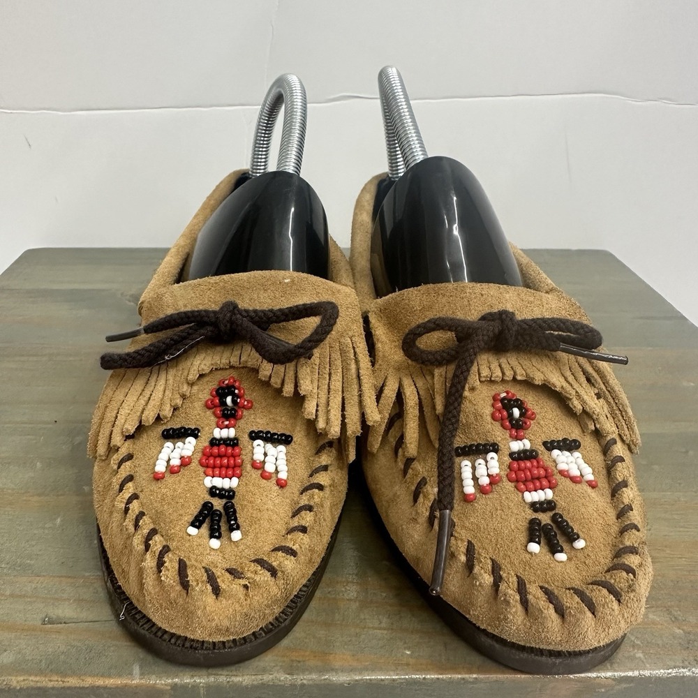Minnetonka Women's 7 Tan Suede Vintage Beaded Driving Shoe Rubber Sole Moccasin